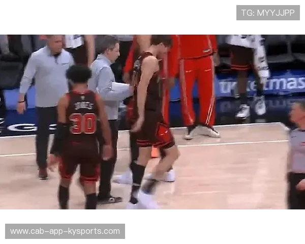 NBA更衣室传出争吵声，内部消息称“有人摔东西”